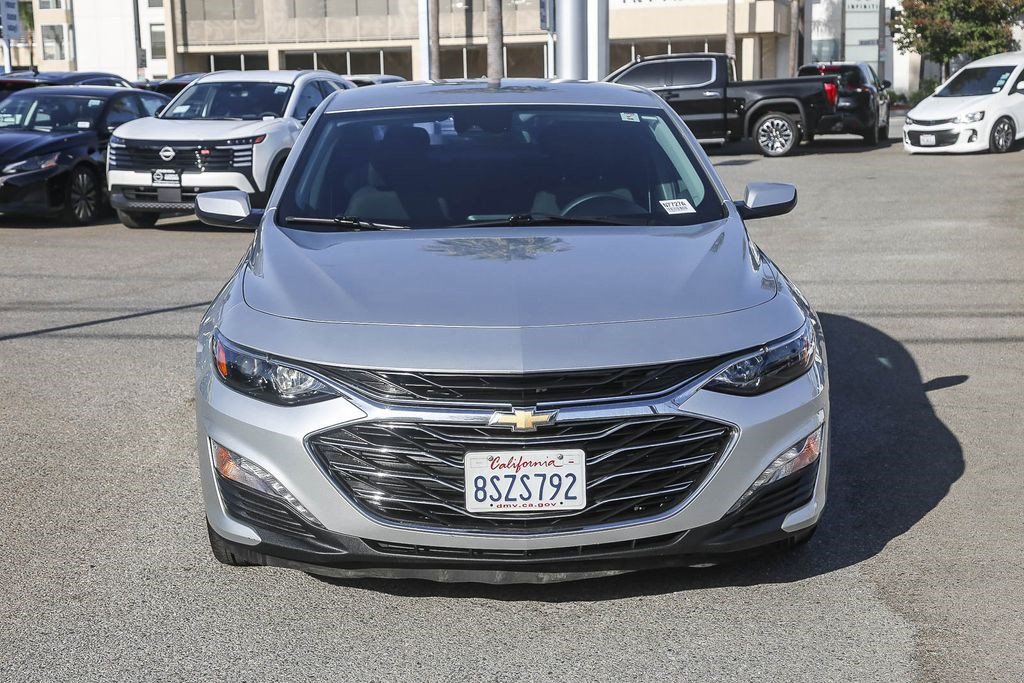 Used 2021 Chevrolet Malibu LT FWD image 2