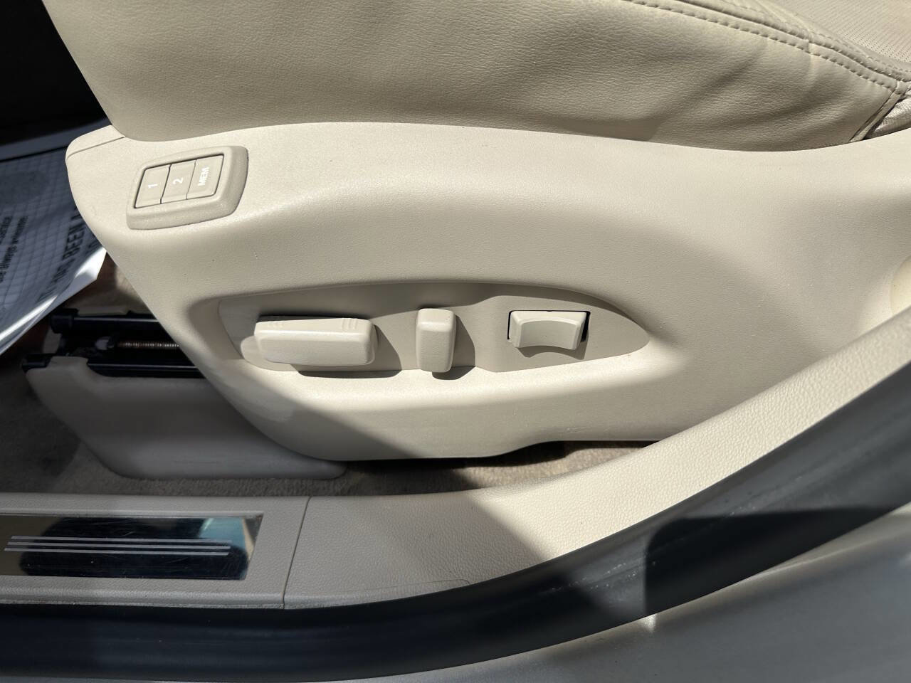 Used 2016 Cadillac SRX Luxury w/ Driver Awareness Package image 10