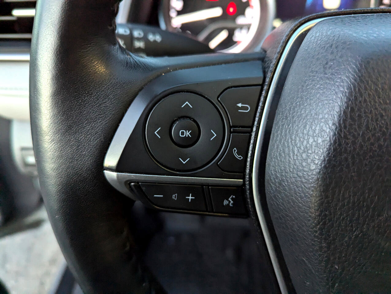 Used 2023 Toyota Camry XLE w/ Cold Weather Package AWD/4WD image 16