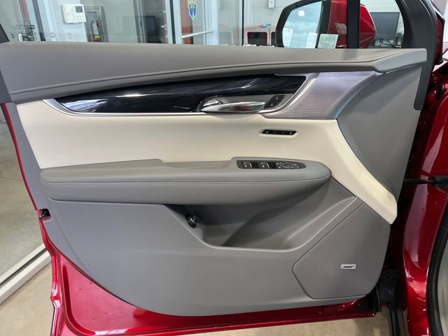 Certified 2025 Cadillac XT6 Premium Luxury AWD/4WD image 16