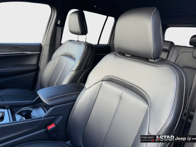 New 2026 Jeep Grand Cherokee Limited RWD image 10