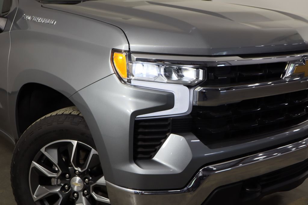 Used 2023 Chevrolet Silverado 1500 LT AWD/4WD image 39