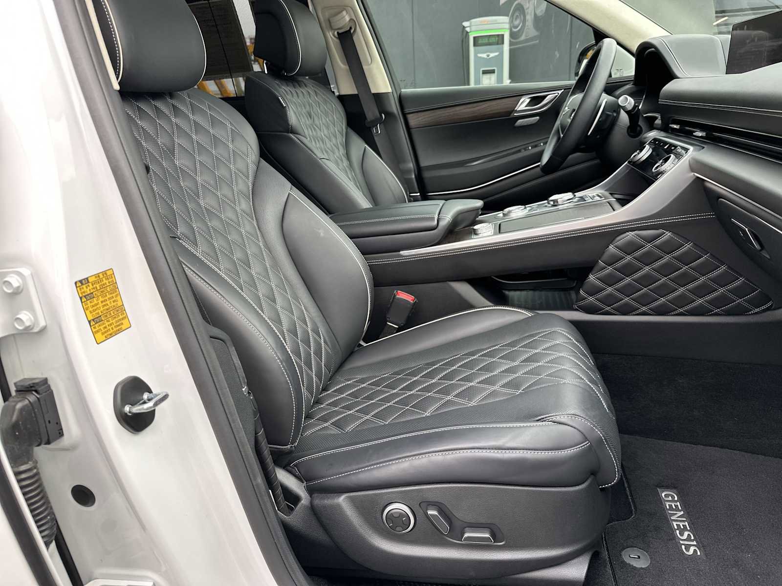 Used 2024 Genesis GV80 3.5T image 25
