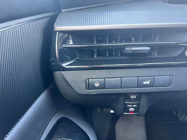 Used 2025 Nissan Murano SV image 25