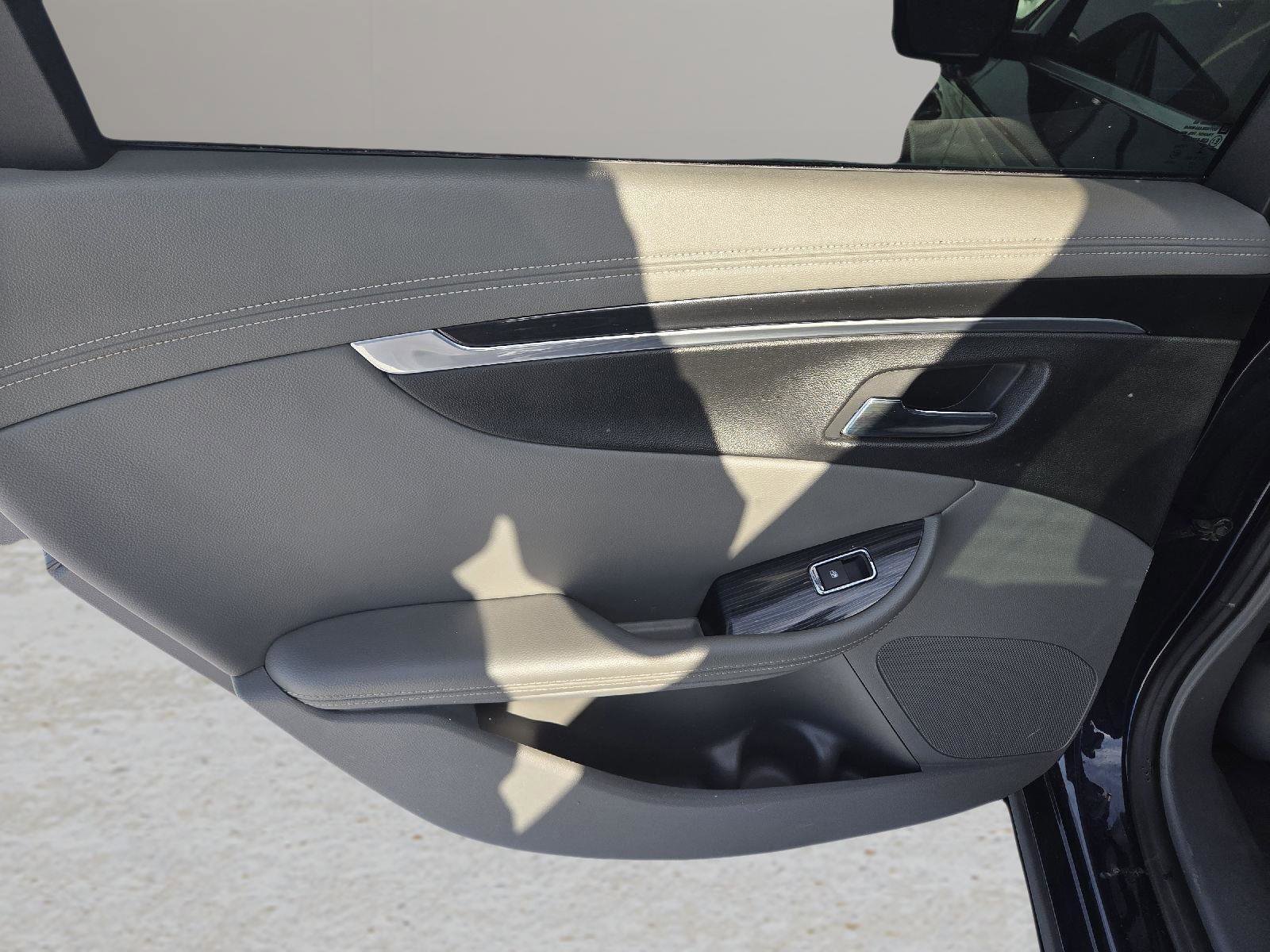 Used 2018 Chevrolet Impala LT FWD image 25