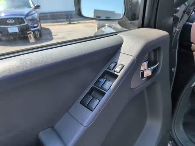 Used 2015 Nissan Frontier PRO-4X AWD/4WD image 17