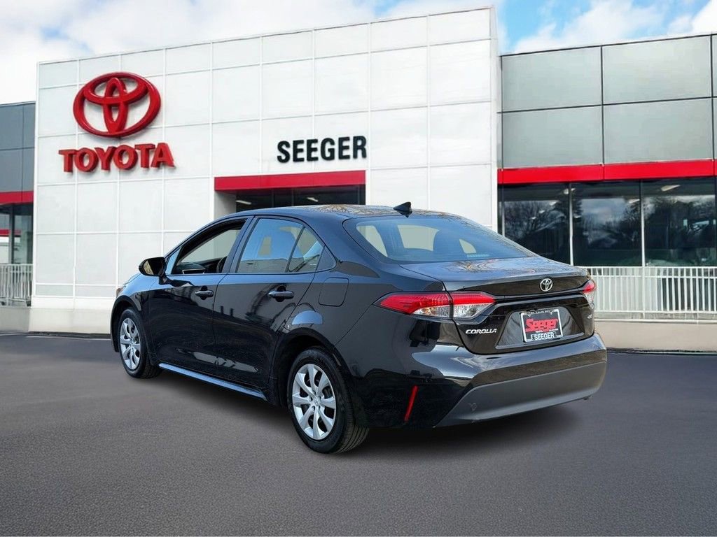 Used 2024 Toyota Corolla LE FWD image 7