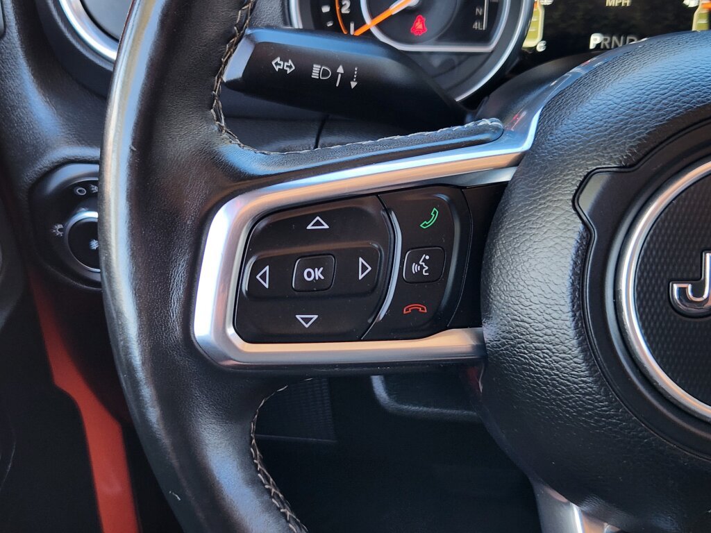 Used 2018 Jeep Wrangler Unlimited Sahara AWD/4WD image 18