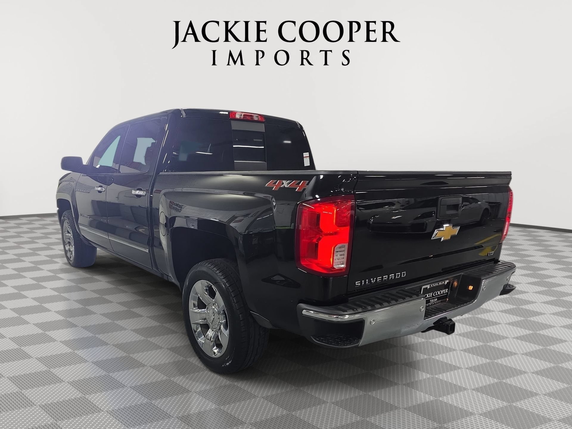 Used 2018 Chevrolet Silverado 1500 LTZ w/ Sport Package AWD/4WD image 7