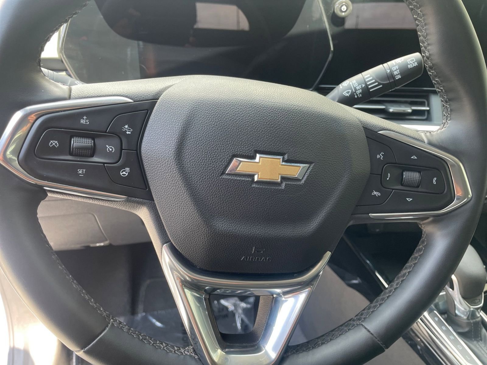 Used 2025 Chevrolet Trax LT w/ LT Convenience Package FWD image 27