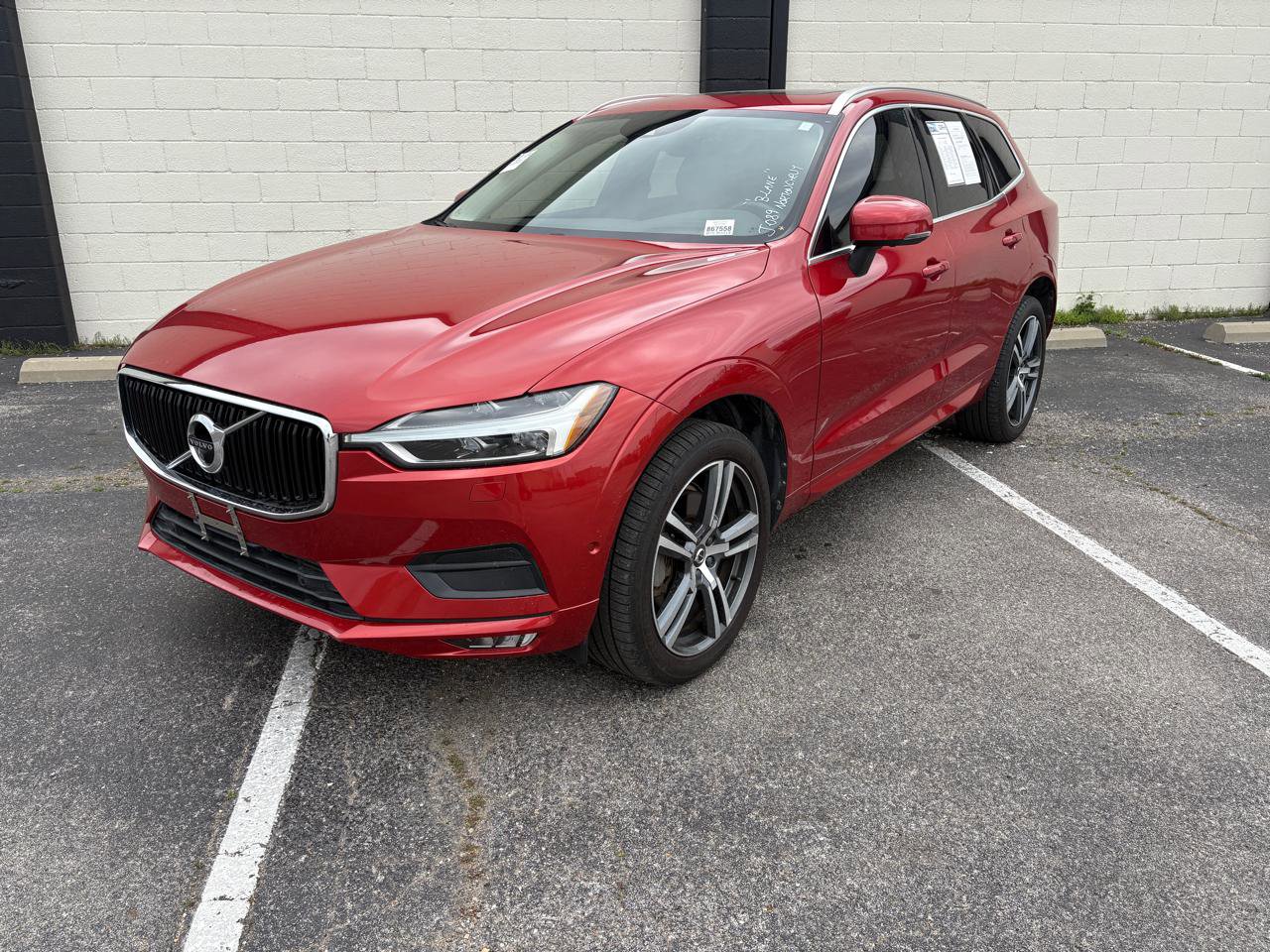 Used 2018 Volvo XC60 T6 Momentum w/ Advanced Package
