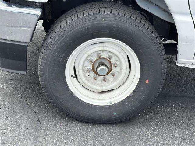 Used 2025 Ford E-350 and Econoline 350 Super Duty w/ Driver's Safety Package RWD image 8