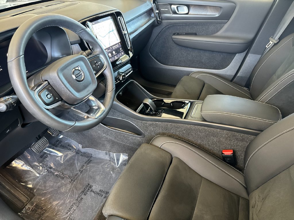 Certified 2023 Volvo C40 P8 Recharge Ultimate AWD/4WD image 9