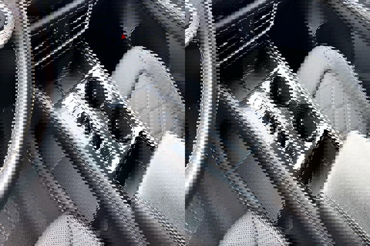 Used 2024 Volkswagen Atlas Cross Sport SE image 16