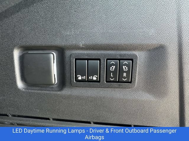 Certified 2022 Chevrolet Suburban Z71 w/ Off-Road Capability Package AWD/4WD image 24