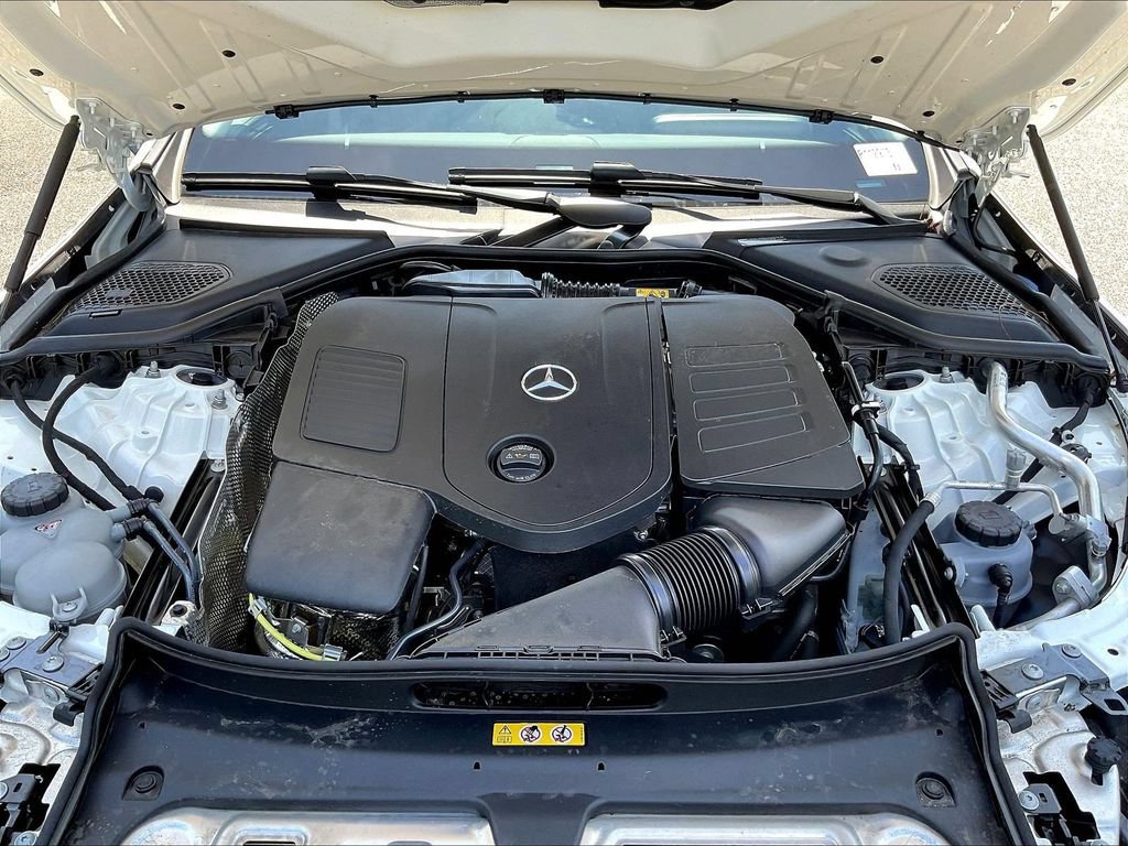 Used 2025 Mercedes-Benz E 350 4MATIC Sedan image 31