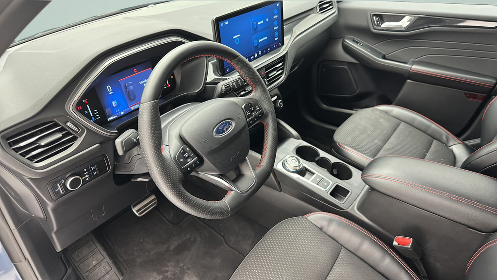 Used 2024 Ford Escape ST-Line w/ Tech Pack #1 AWD/4WD image 11