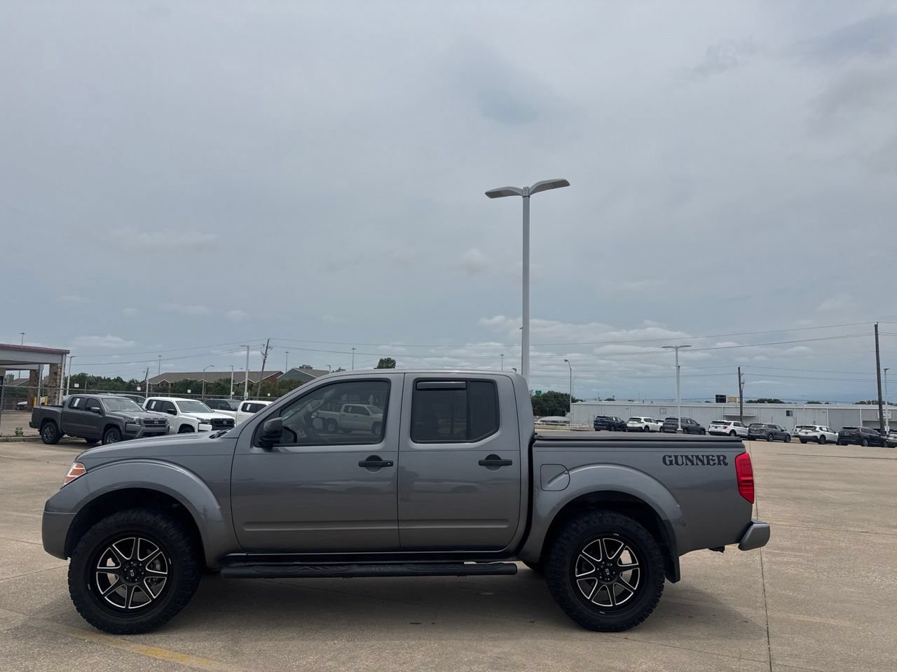 Certified 2020 Nissan Frontier SV w/ Midnight Edition Floor Mats RWD image 13