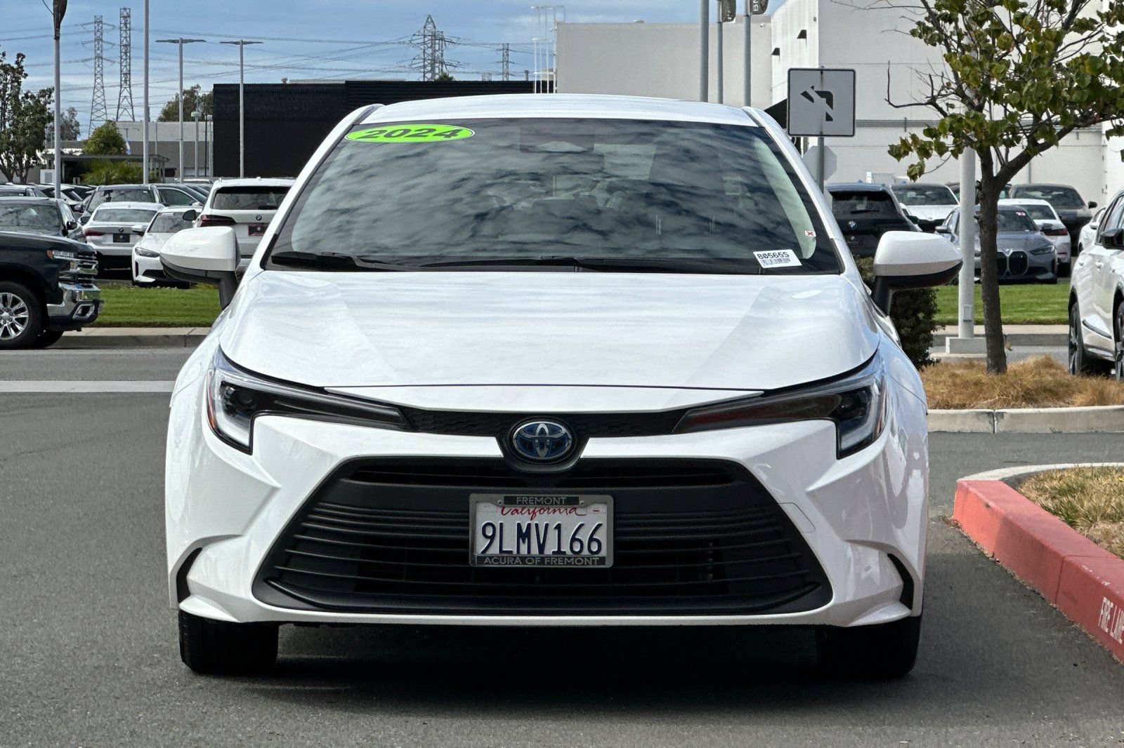 Used 2024 Toyota Corolla LE w/ LE Convenience Package FWD image 9