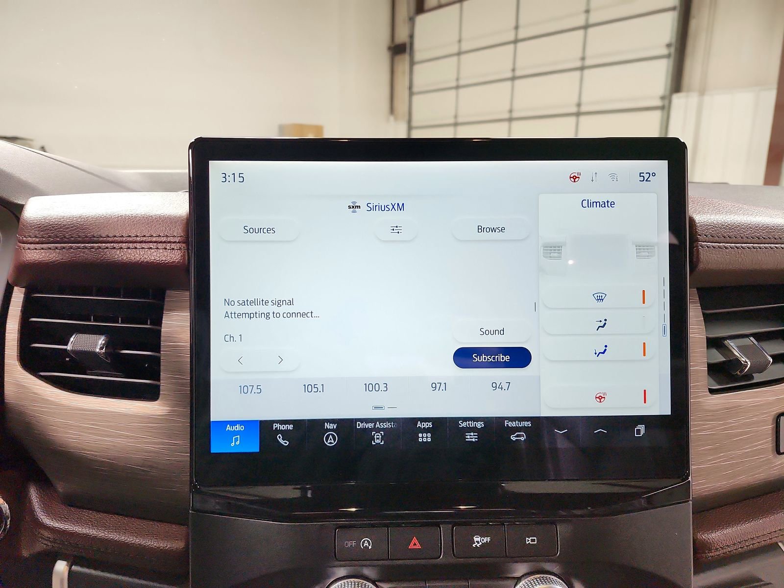 Used 2024 Ford Expedition Limited image 29