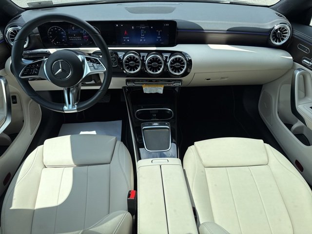 Used 2024 Mercedes-Benz CLA 250 4MATIC image 11