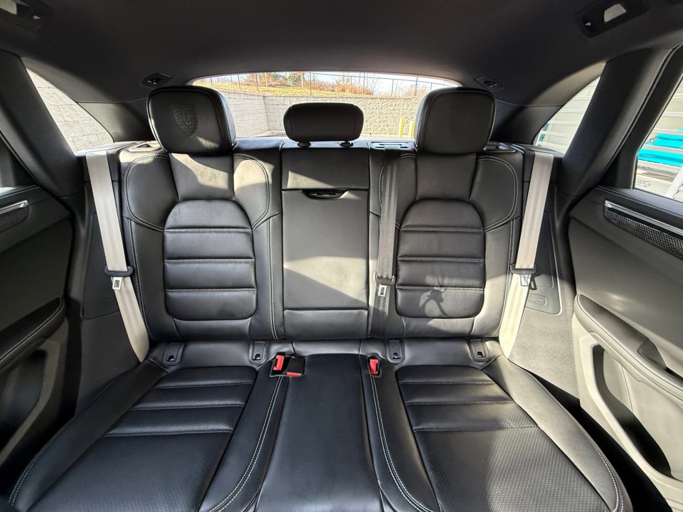 New 2026 Porsche Macan Turbo image 24