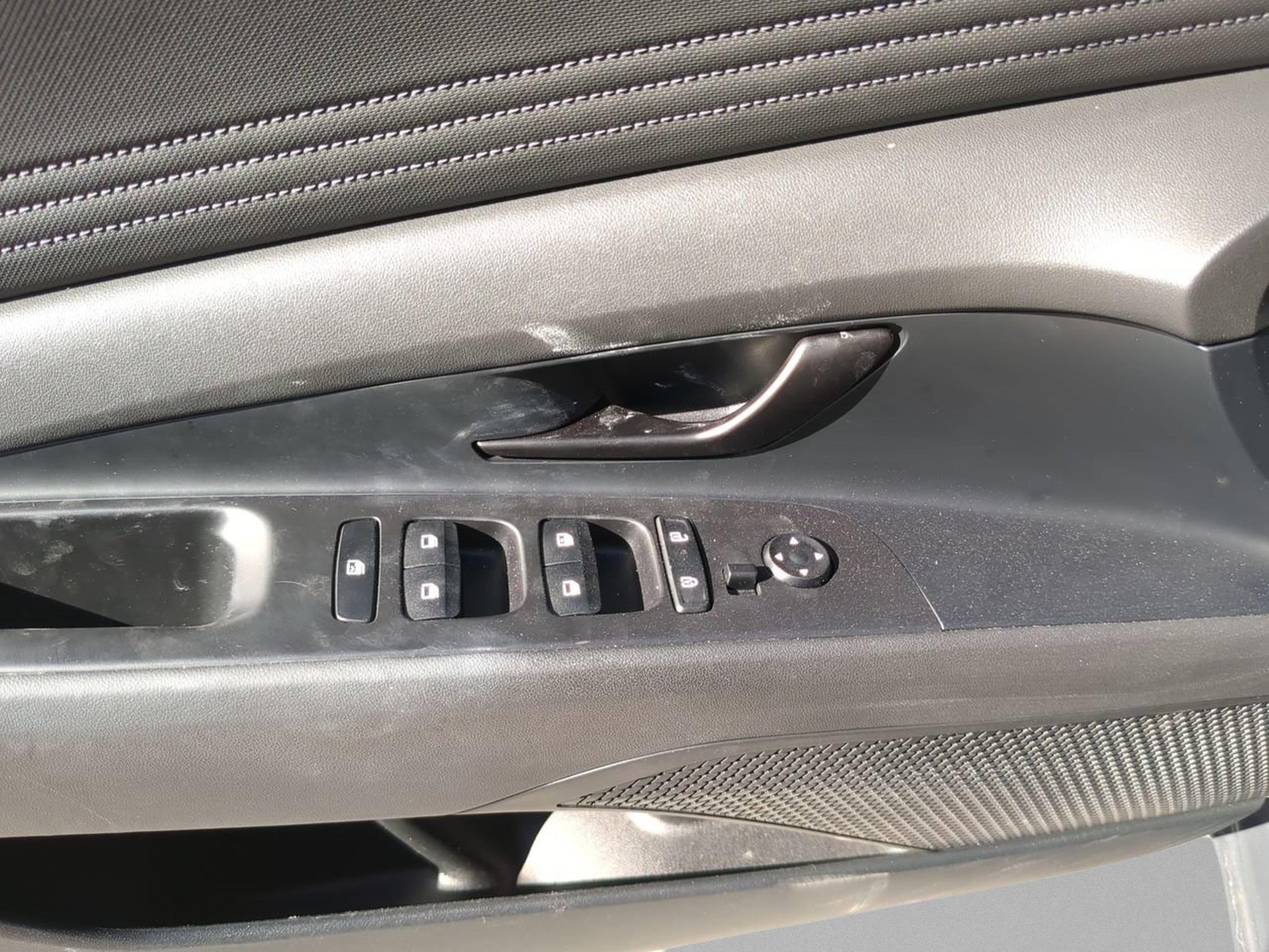 Used 2025 Hyundai Elantra Sport FWD image 17