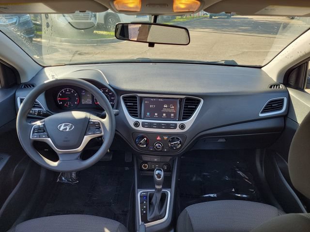Used 2022 Hyundai Accent SEL FWD image 9
