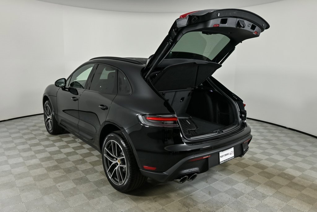 New 2026 Porsche Macan image 33