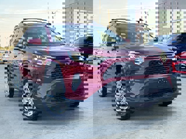 Used 2021 Toyota RAV4 XLE Premium w/ Carpet Mat Package (TMS) image 7