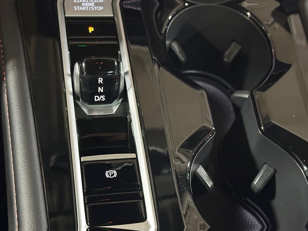 Used 2025 Volkswagen Atlas Peak Edition SE image 18