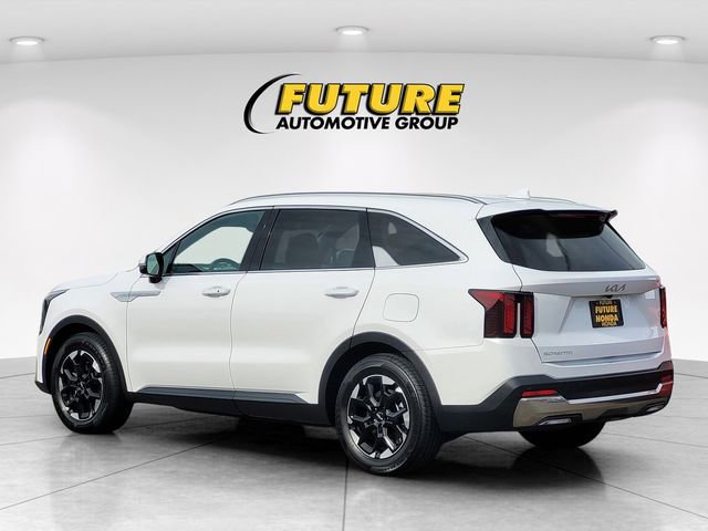 Used 2024 Kia Sorento S image 7