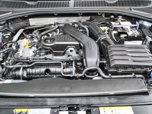 Used 2025 Volkswagen Jetta SEL FWD image 6
