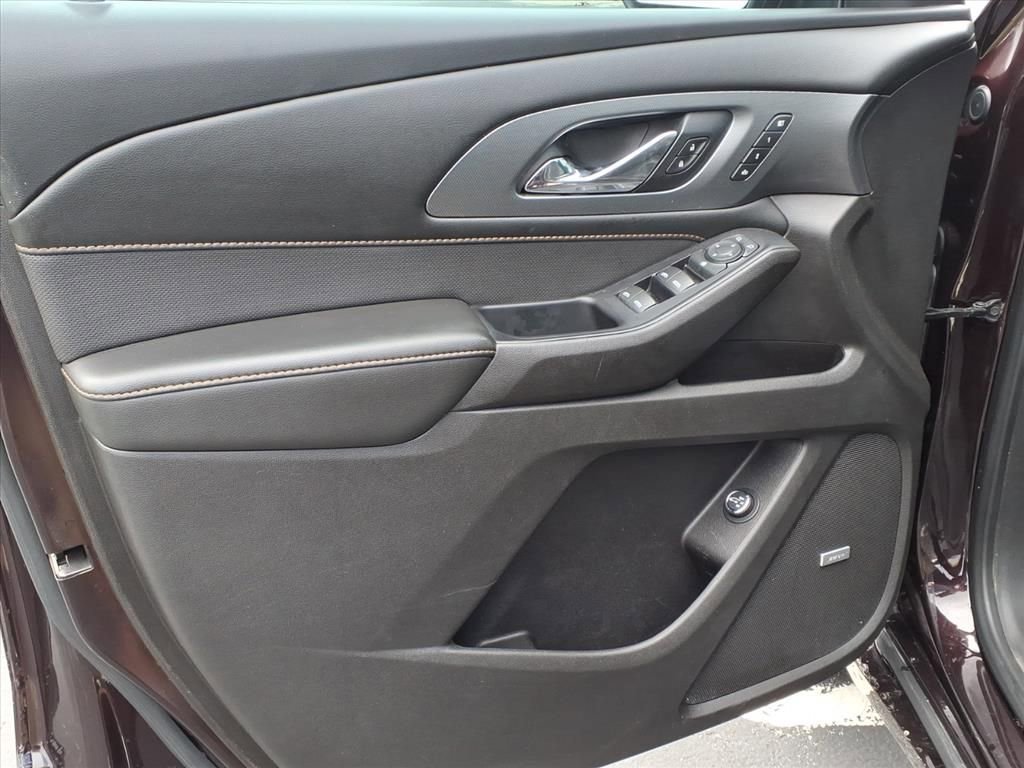 Used 2021 Chevrolet Traverse Premier FWD image 17