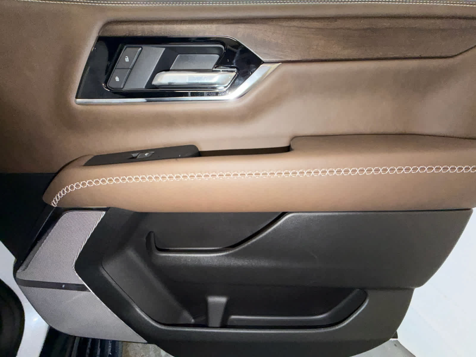 New 2026 GMC Yukon Denali Ultimate AWD/4WD image 32