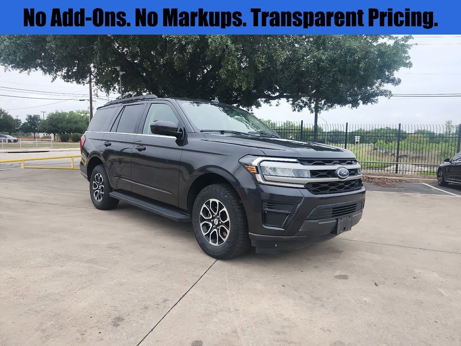 Used 2024 Ford Expedition XLT AWD/4WD image 1