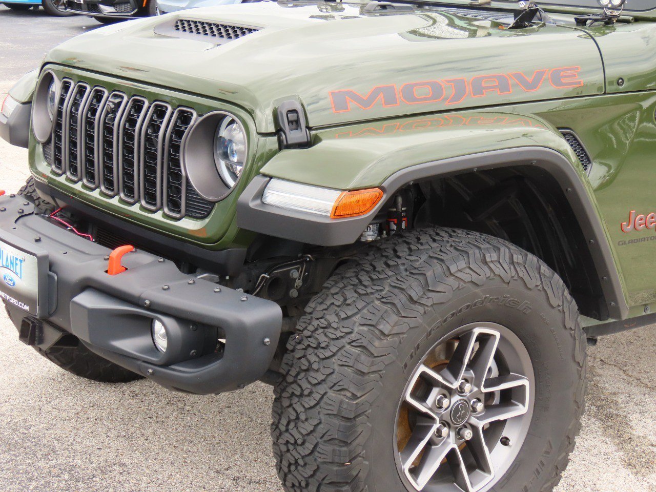 Used 2024 Jeep Gladiator Mojave image 3