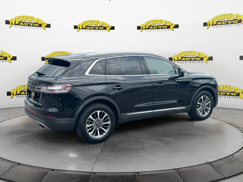 Used 2022 Lincoln Nautilus FWD w/ Premium Package image 5