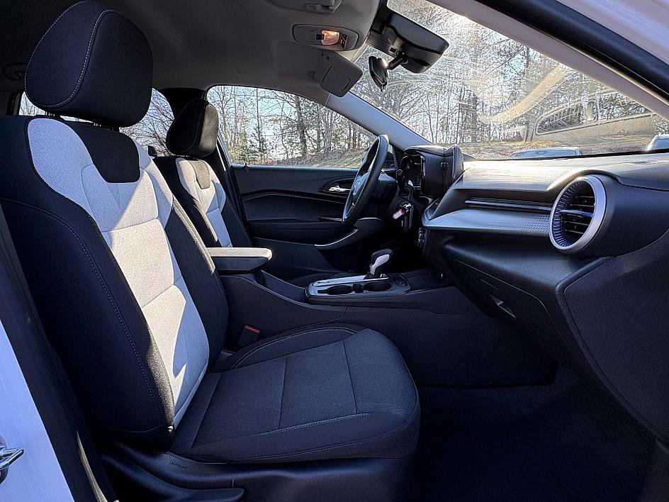 Certified 2025 Chevrolet Trax LS image 13