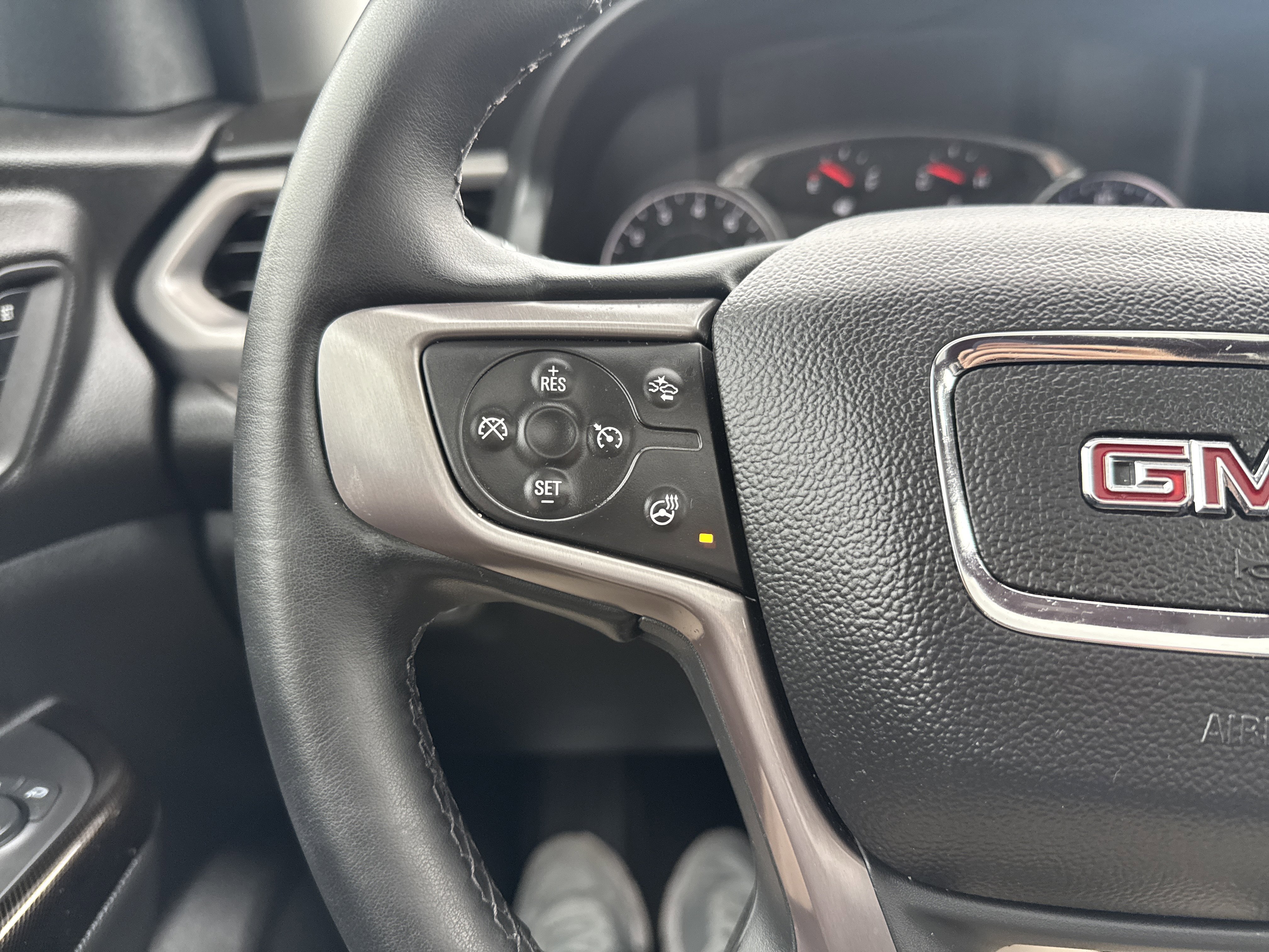 Used 2023 GMC Acadia AT4 w/ Preferred Package image 15