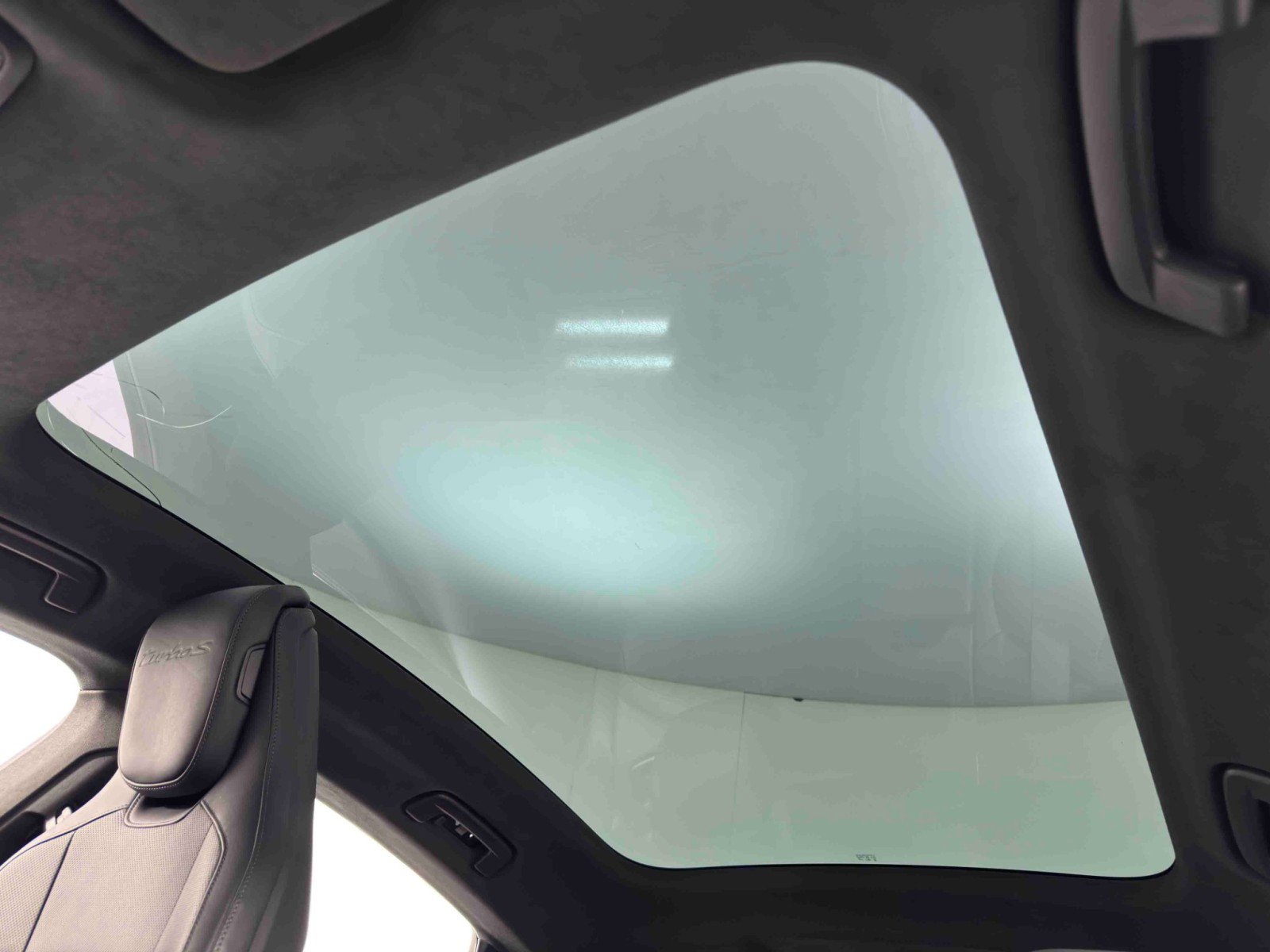 Used 2021 Porsche Taycan Turbo S image 11