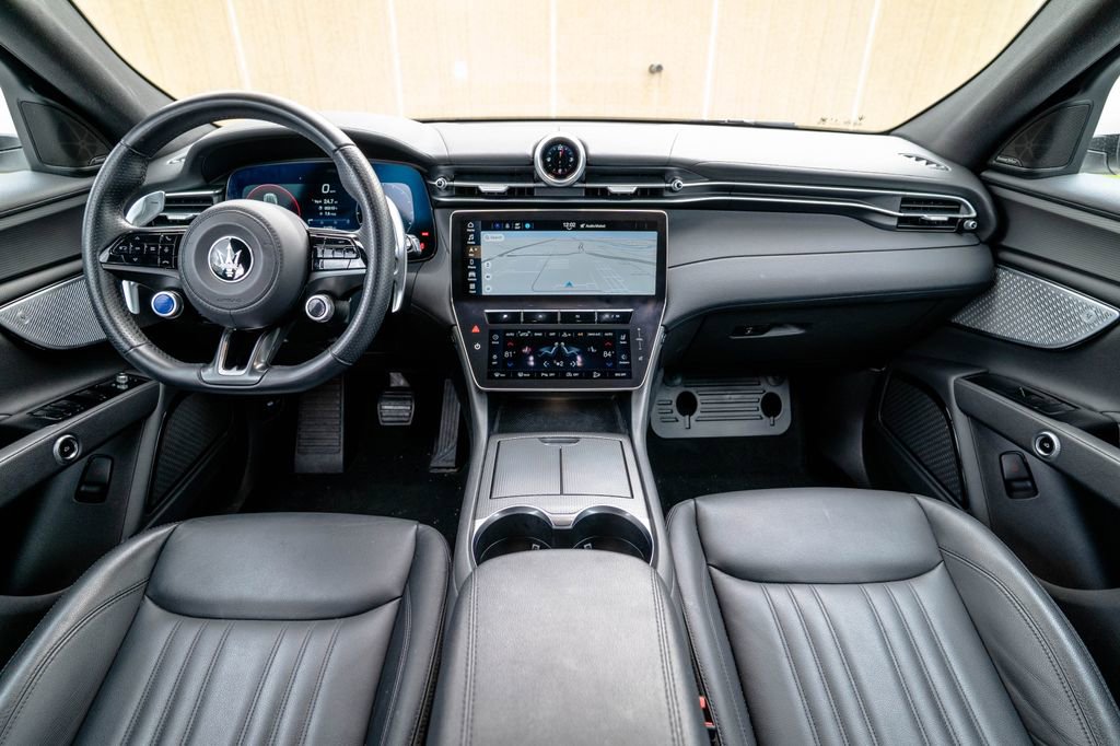 Used 2024 Maserati Grecale GT image 13