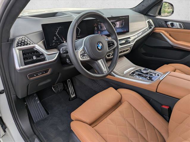 Used 2025 BMW X7 xDrive40i w/ Executive Package image 9