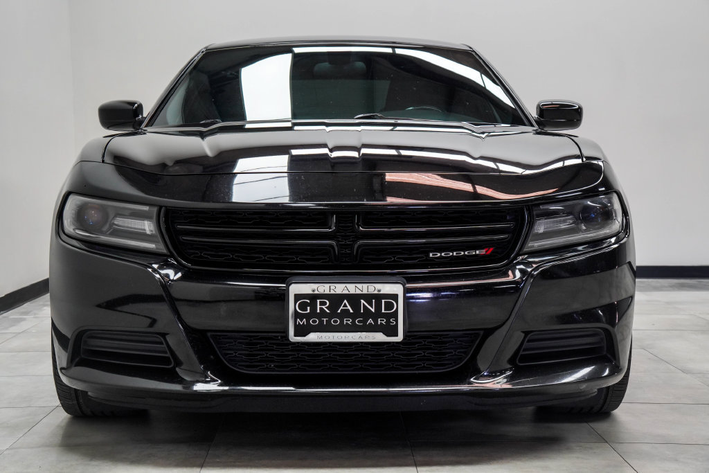 Used 2018 Dodge Charger SXT w/ Blacktop Package RWD image 7