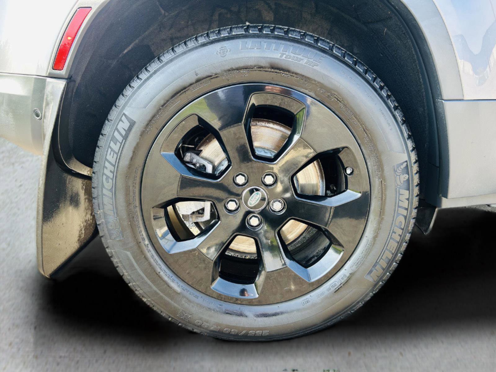 Used 2020 Land Rover Defender 110 HSE image 49