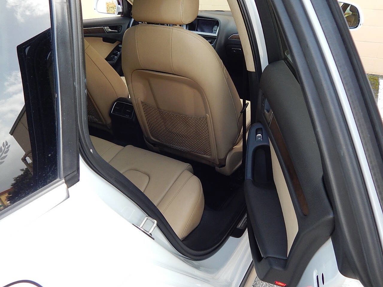 Used 2015 Audi A4 Premium Plus w/ Technology Package image 27