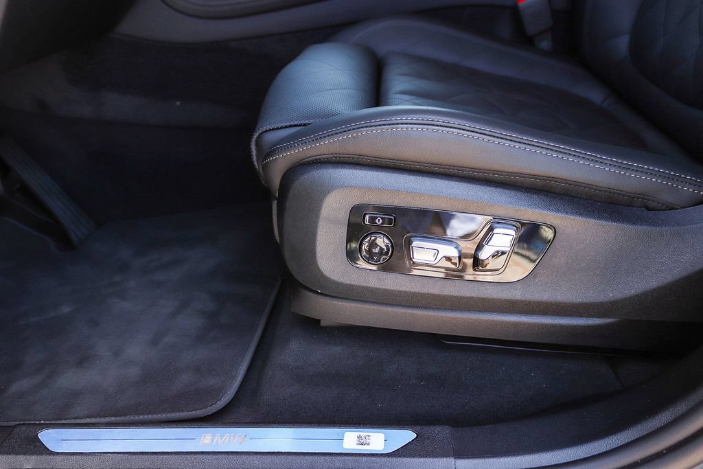 Used 2026 BMW X7 xDrive40i w/ Premium Package AWD/4WD image 22