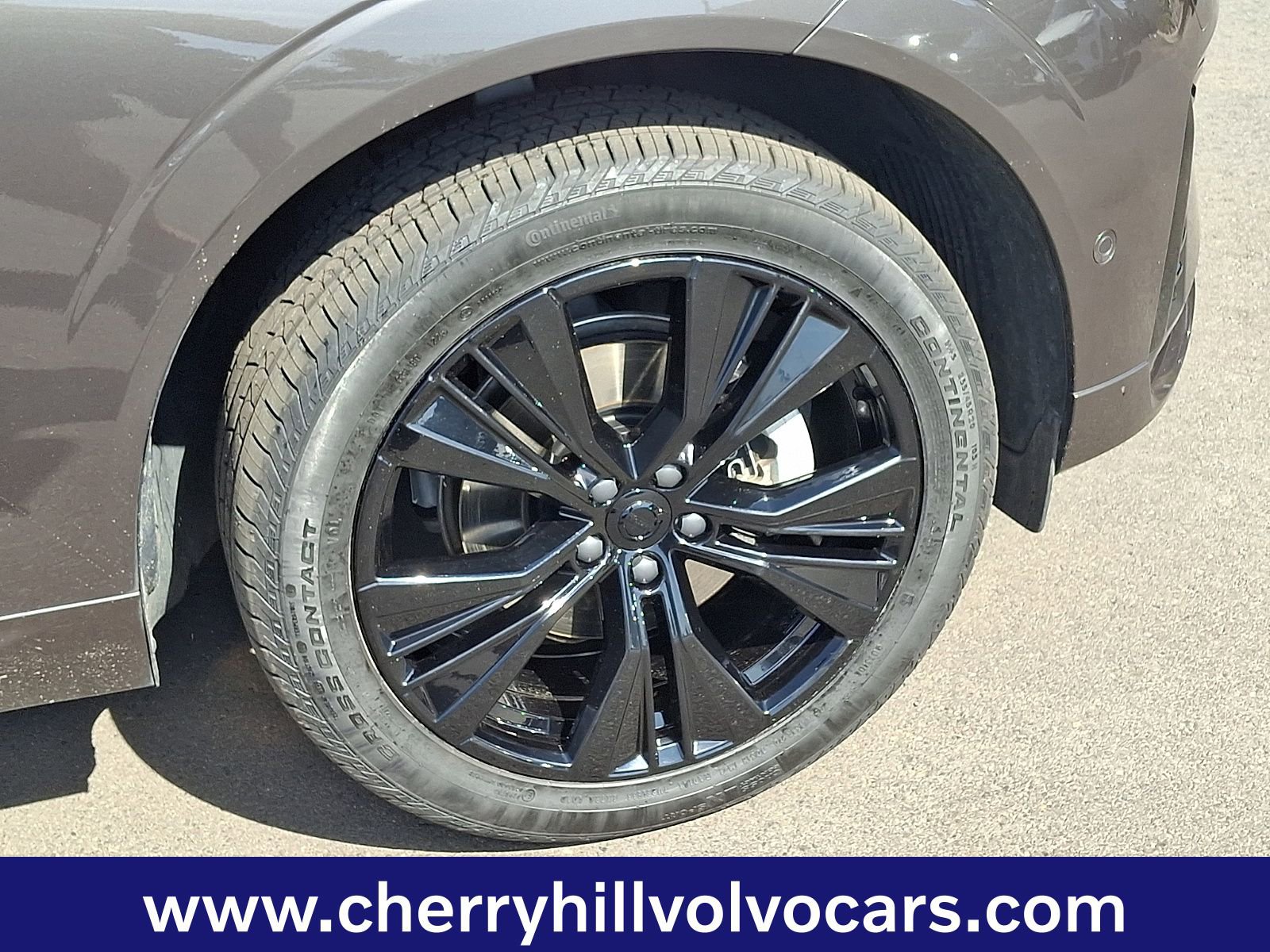 Certified 2025 Volvo XC60 B5 Plus image 9