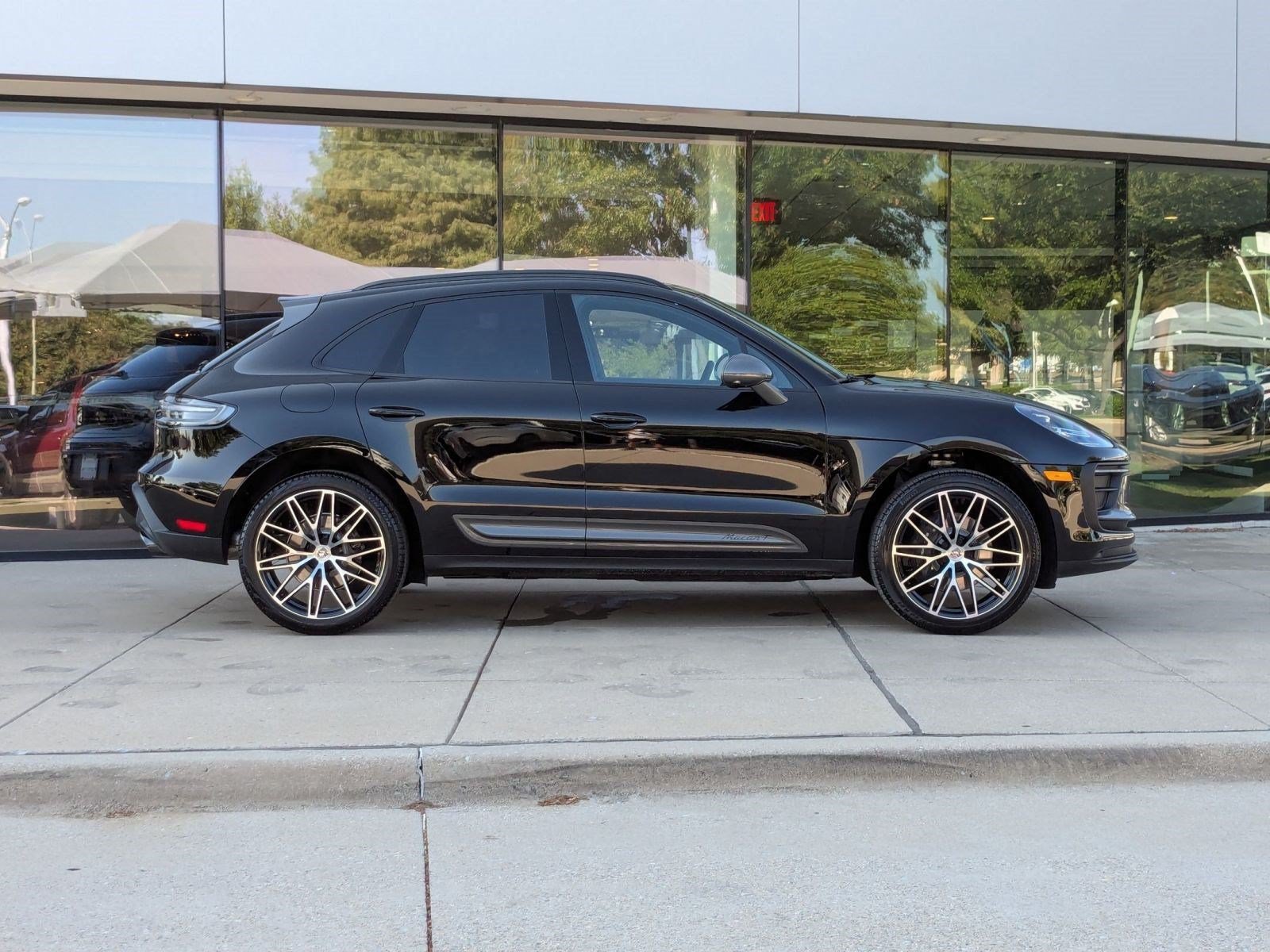Certified 2026 Porsche Macan Turbo AWD/4WD image 8