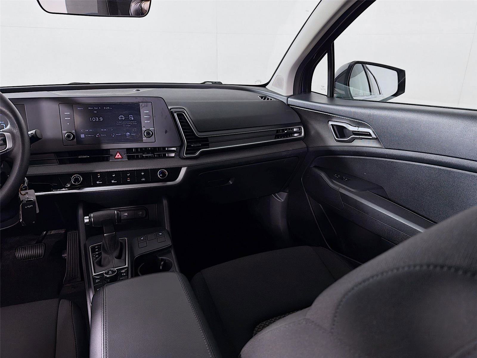 Used 2024 Kia Sportage LX image 23